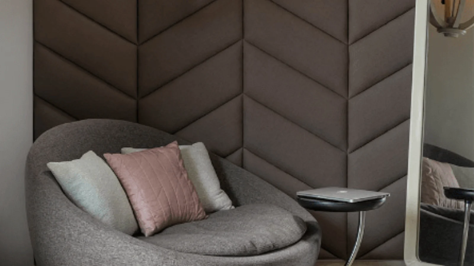 DLF-Magnolias-Apartments-In-Sector-42-Gurgaon-reading-corner